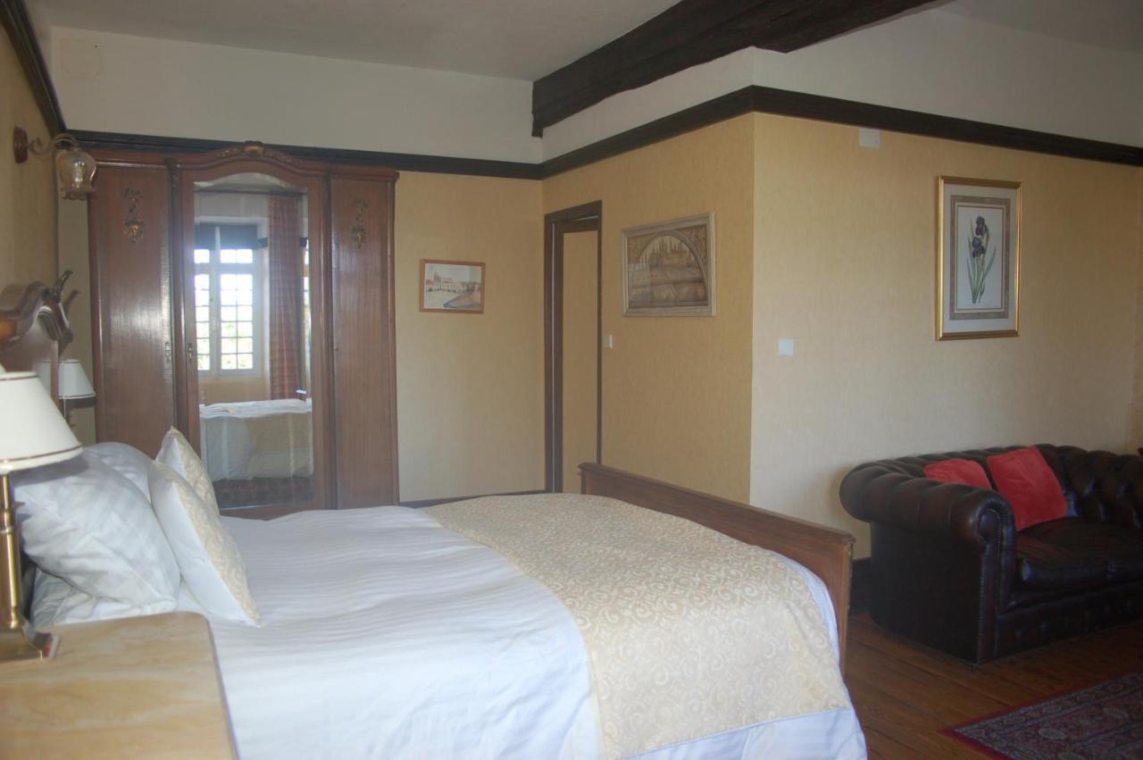 Bed and Breakfast Le Logis Des Quatre Puits Neuvicq-Montguyon Экстерьер фото