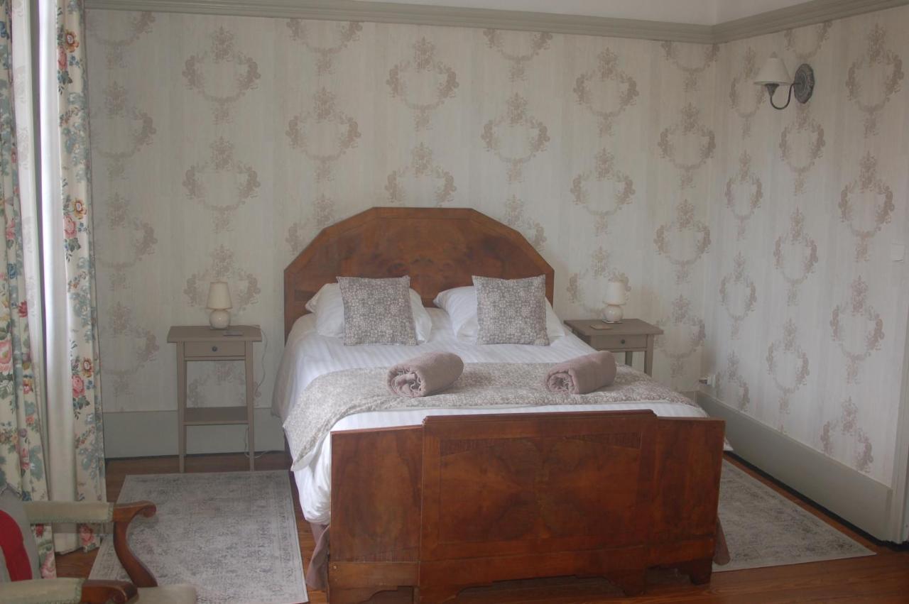 Bed and Breakfast Le Logis Des Quatre Puits Neuvicq-Montguyon Экстерьер фото