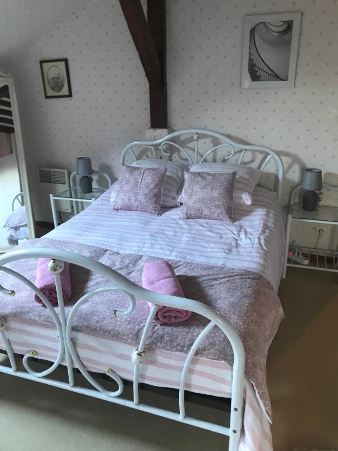 Bed and Breakfast Le Logis Des Quatre Puits Neuvicq-Montguyon Экстерьер фото