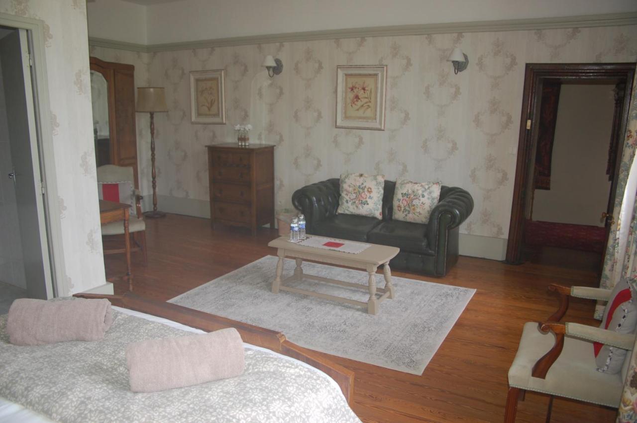 Bed and Breakfast Le Logis Des Quatre Puits Neuvicq-Montguyon Экстерьер фото
