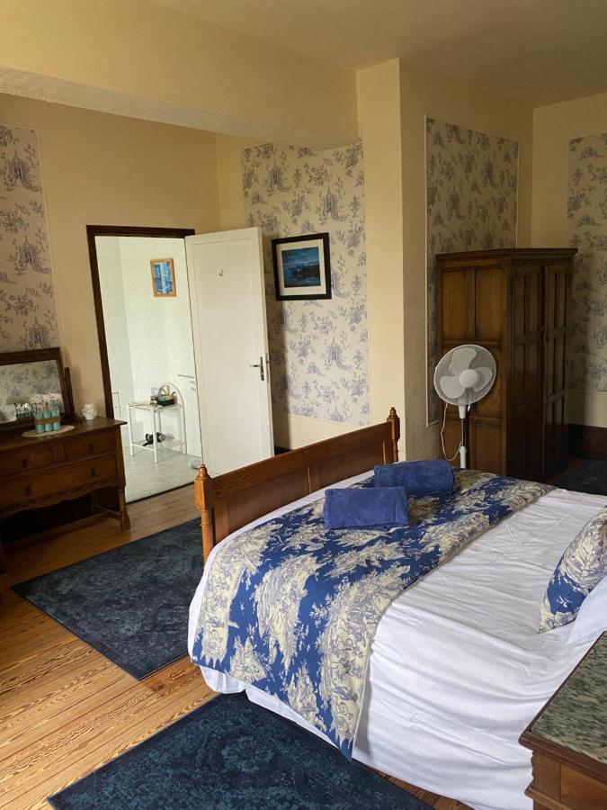 Bed and Breakfast Le Logis Des Quatre Puits Neuvicq-Montguyon Экстерьер фото